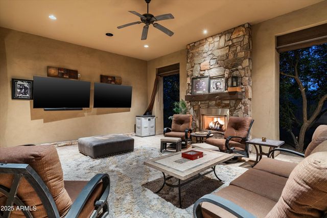 4610 E MEADOWVIEW Drive, Gilbert, AZ 85298