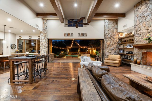 4610 E MEADOWVIEW Drive, Gilbert, AZ 85298