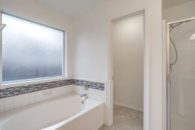 701 Stonebrooke Drive, Burleson, TX 76028