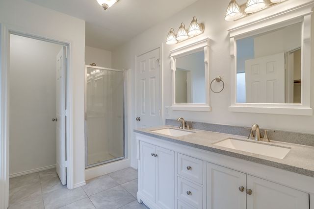 701 Stonebrooke Drive, Burleson, TX 76028