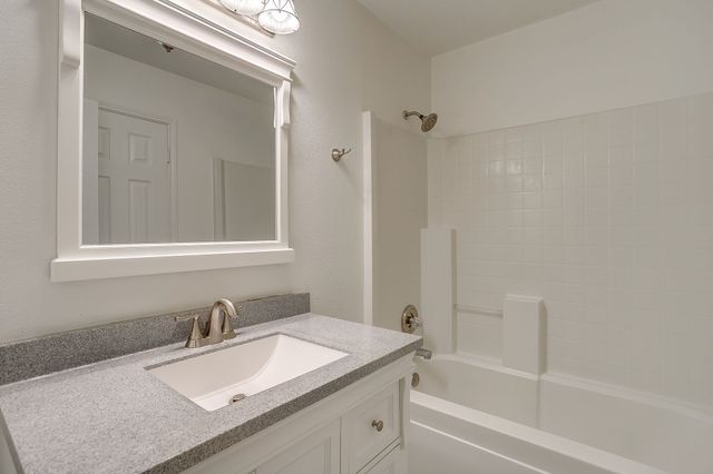 701 Stonebrooke Drive, Burleson, TX 76028