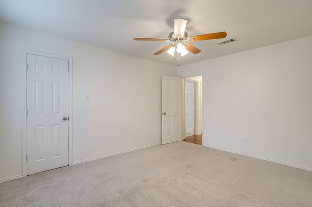 701 Stonebrooke Drive, Burleson, TX 76028