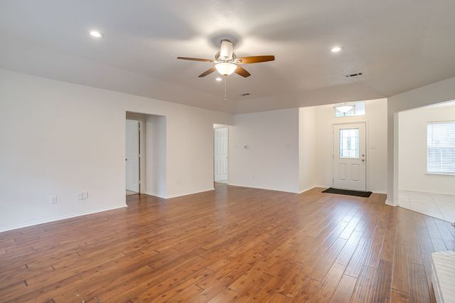 701 Stonebrooke Drive, Burleson, TX 76028