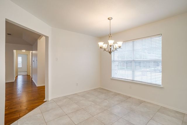 701 Stonebrooke Drive, Burleson, TX 76028