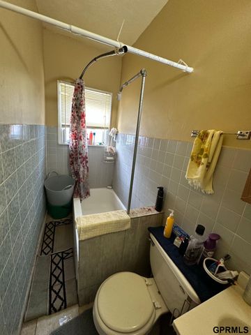 4421 S 26th Street, Omaha, NE 68107