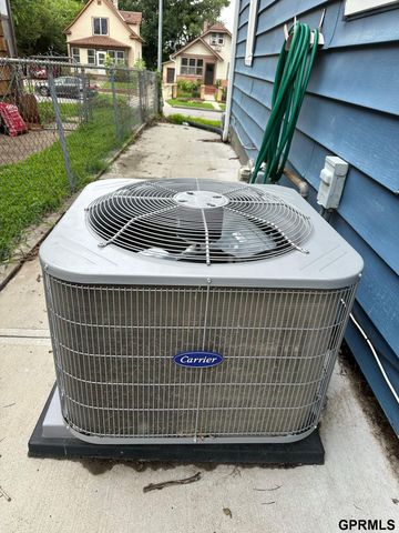 4421 S 26th Street, Omaha, NE 68107