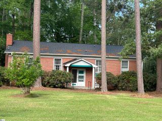 402 Chestnut Street, Clinton, SC 29325