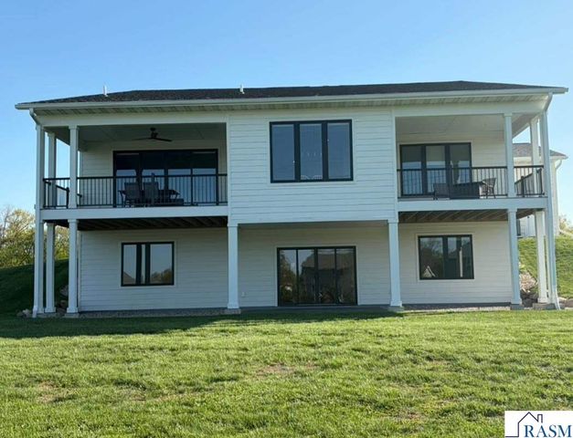 34 N Pointe Court, North Mankato, MN 56003