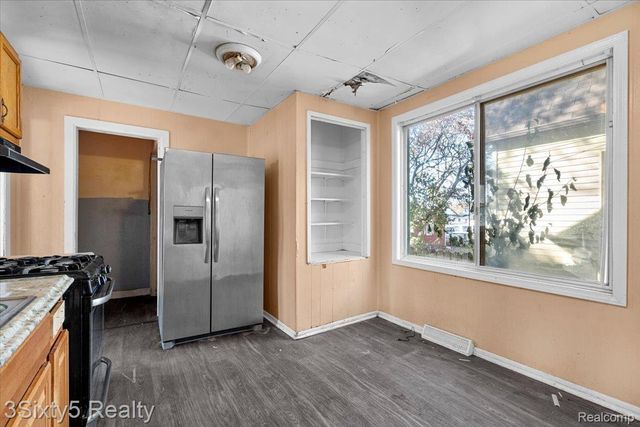 98 Le Roy Street, River Rouge, MI 48218