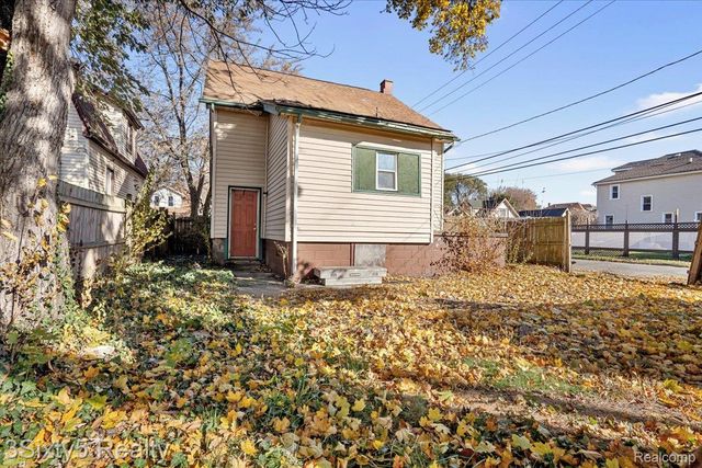 98 Le Roy Street, River Rouge, MI 48218