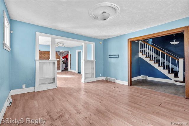 98 Le Roy Street, River Rouge, MI 48218