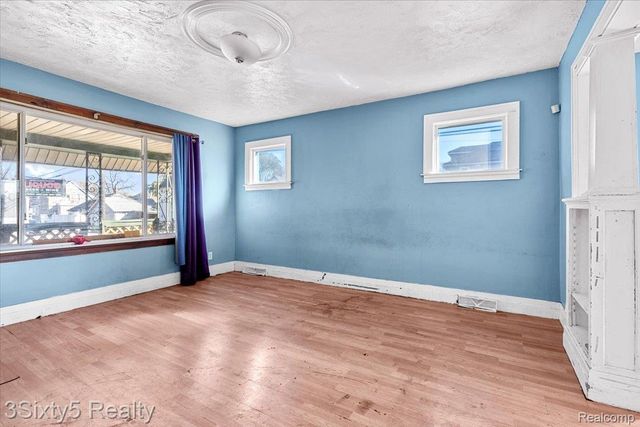 98 Le Roy Street, River Rouge, MI 48218