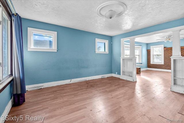 98 Le Roy Street, River Rouge, MI 48218