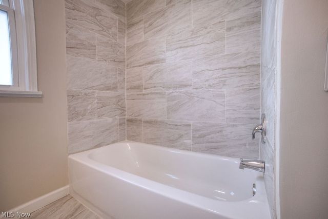 1639 Edgefield Road, Lyndhurst, OH 44124