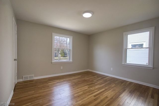 1639 Edgefield Road, Lyndhurst, OH 44124