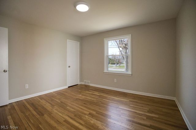 1639 Edgefield Road, Lyndhurst, OH 44124