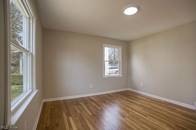 1639 Edgefield Road, Lyndhurst, OH 44124