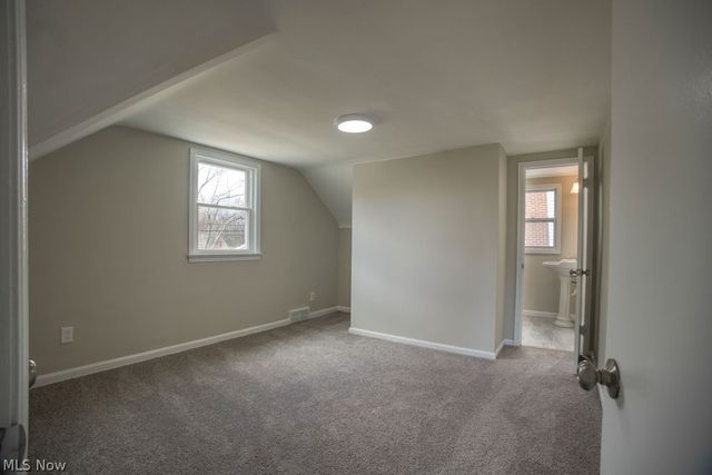 1639 Edgefield Road, Lyndhurst, OH 44124