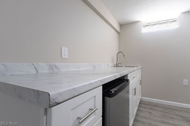 1639 Edgefield Road, Lyndhurst, OH 44124