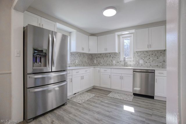 1639 Edgefield Road, Lyndhurst, OH 44124