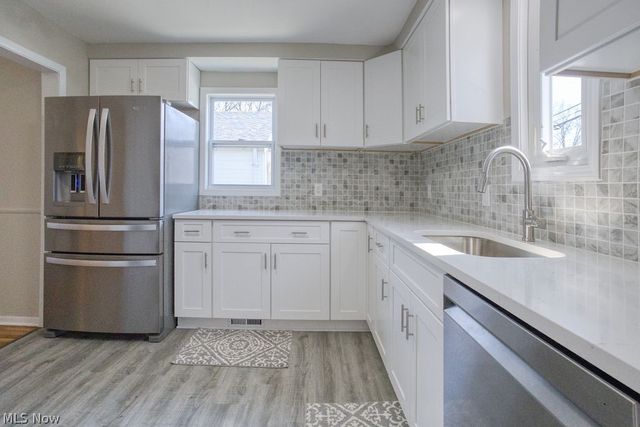 1639 Edgefield Road, Lyndhurst, OH 44124