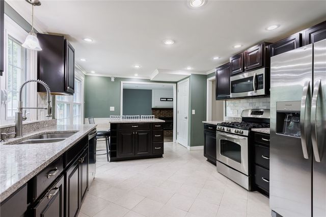 32 White Birch Circle, Chili, NY 14624