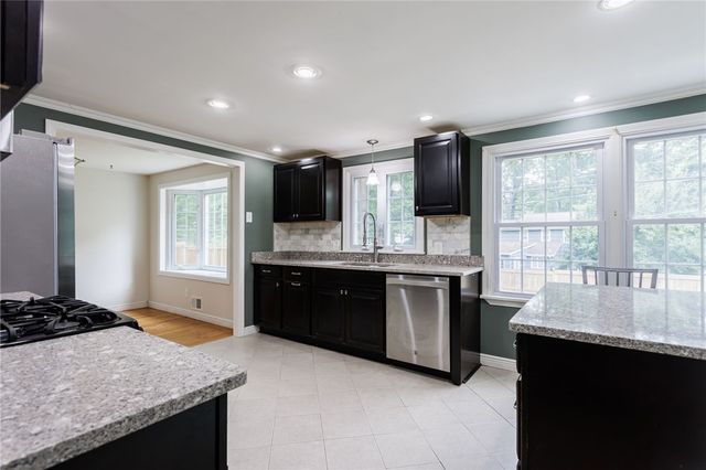 32 White Birch Circle, Chili, NY 14624