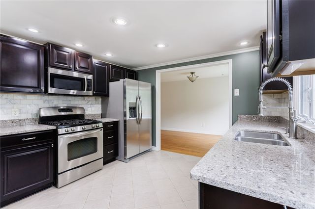 32 White Birch Circle, Chili, NY 14624