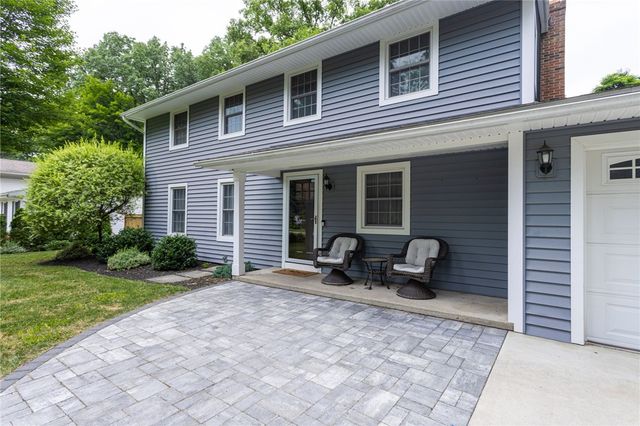 32 White Birch Circle, Chili, NY 14624