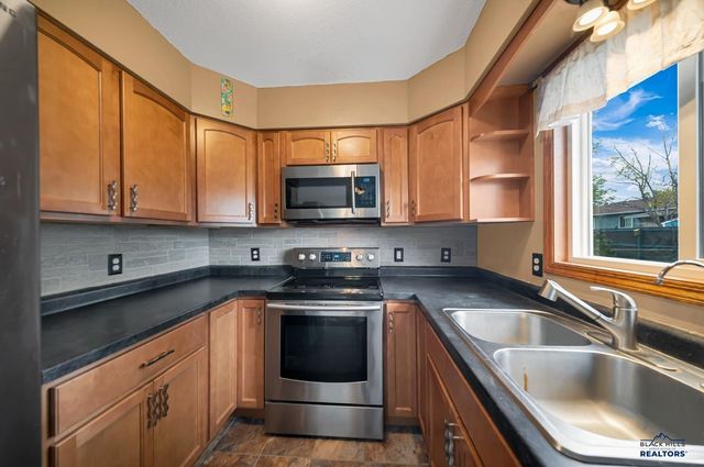 4623 TRAIL DR, Rapid City, SD 57703
