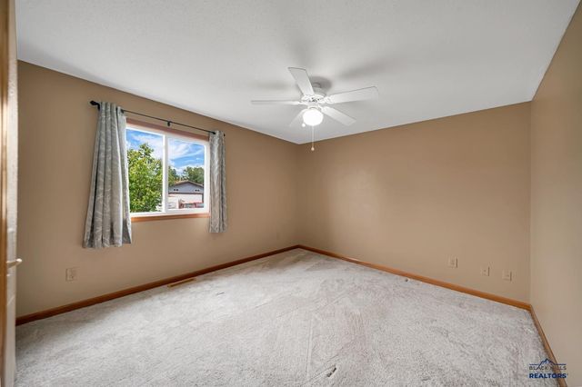 4623 TRAIL DR, Rapid City, SD 57703