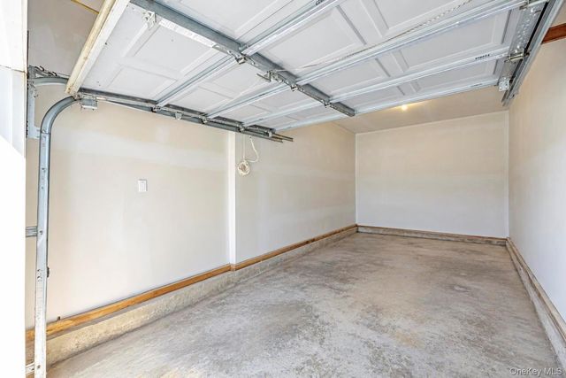 1 Azealia Court, Commack, NY 11725