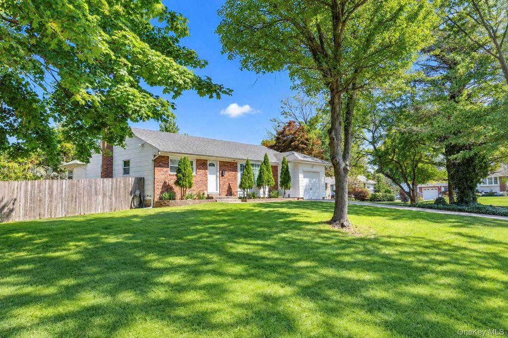 1 Azealia Court, Commack, NY 11725 — photo 4