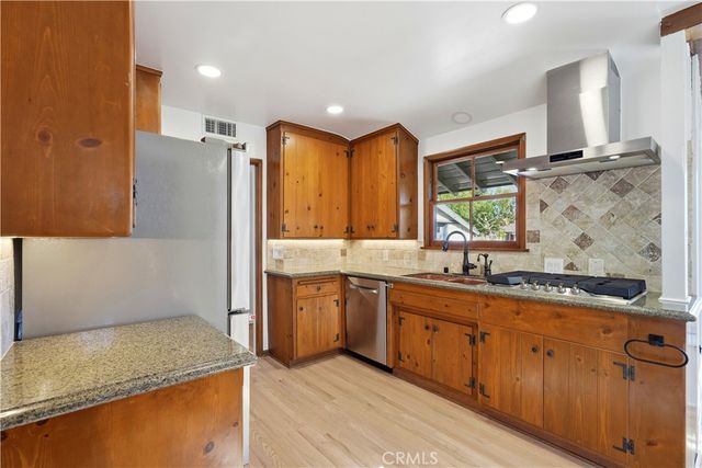 9207 Whitaker Avenue, Northridge, CA 91343