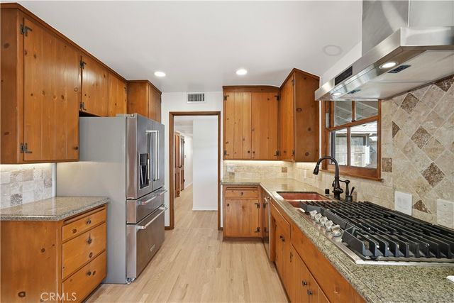 9207 Whitaker Avenue, Northridge, CA 91343