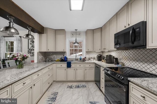 36 SPICEWOOD LN, Front Royal, VA 22630