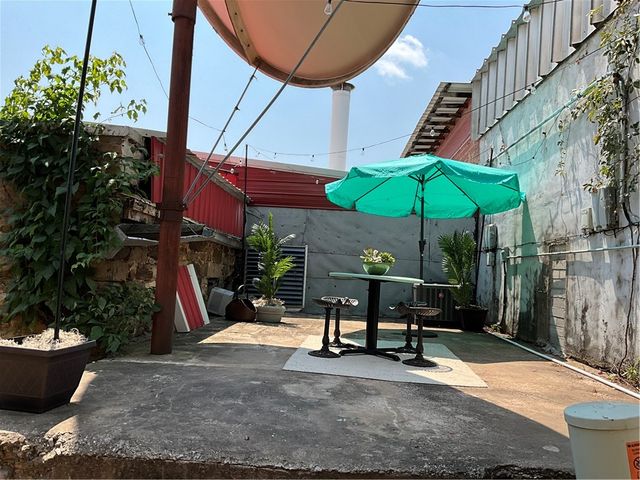 105 S College Street, Huntsville, AR 72740