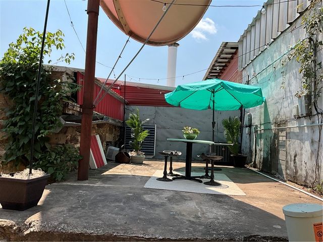 105 S College Street, Huntsville, AR 72740