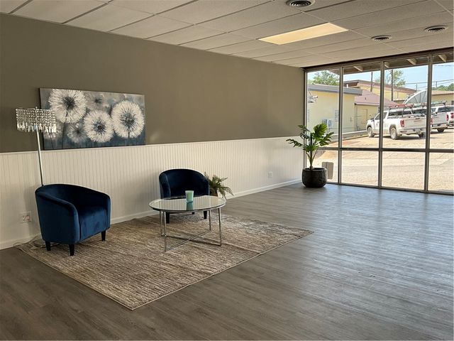 105 S College Street, Huntsville, AR 72740