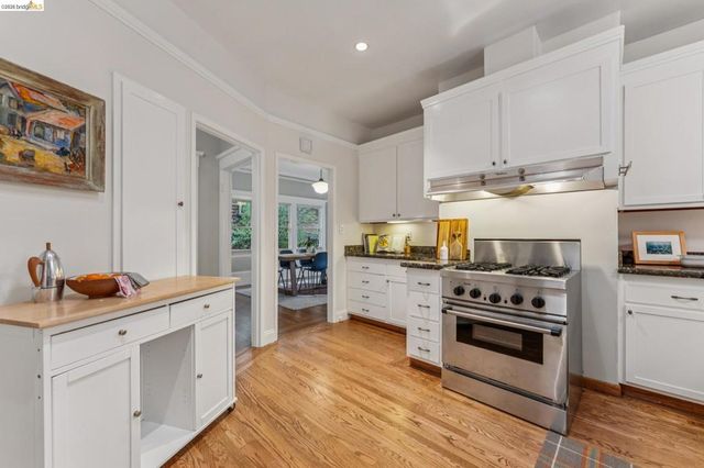 5941 5941 Keith Ave, Oakland, CA 94618