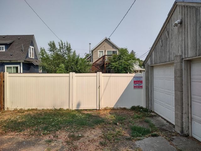1012 E Indiana Ave, Spokane, WA 99207