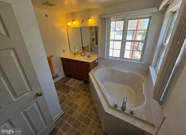 45 VALENTINE RD, Warminster, PA 18974