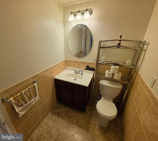 45 VALENTINE RD, Warminster, PA 18974