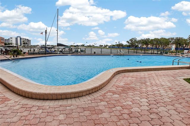10355 PARADISE BOULEVARD 907, Treasure Island, FL 33706