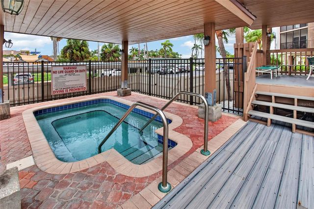 10355 PARADISE BOULEVARD 907, Treasure Island, FL 33706