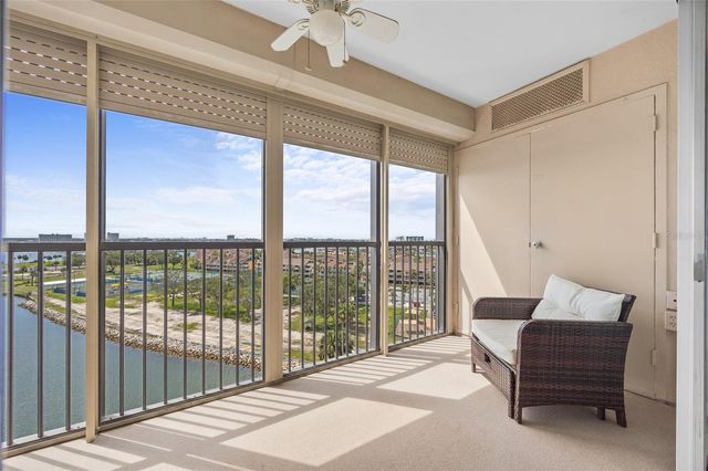 10355 PARADISE BOULEVARD 907, Treasure Island, FL 33706