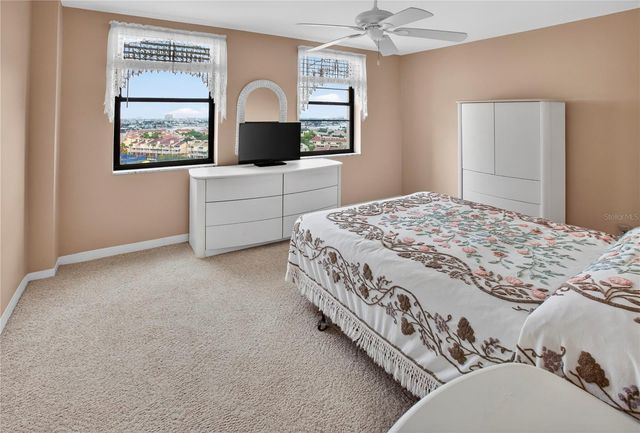 10355 PARADISE BOULEVARD 907, Treasure Island, FL 33706