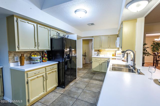 1724 Salinas Drive, Las Cruces, NM 88011