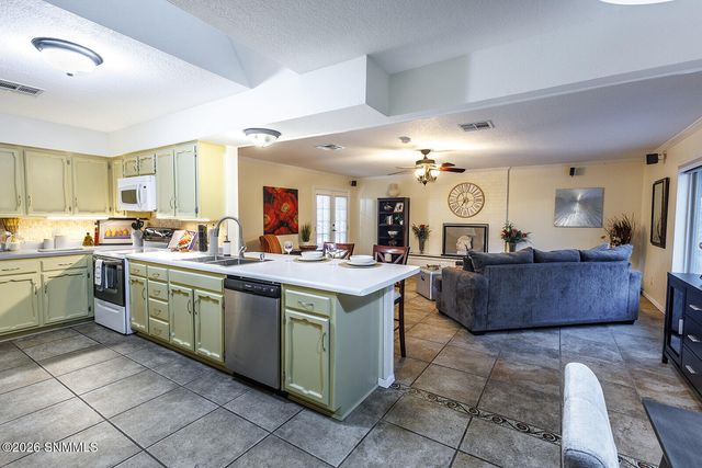 1724 Salinas Drive, Las Cruces, NM 88011