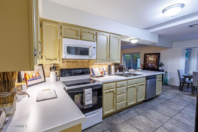1724 Salinas Drive, Las Cruces, NM 88011